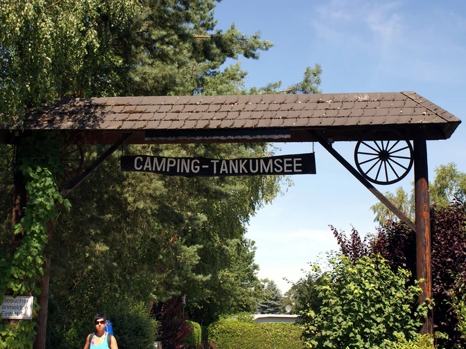Eingang Campingplatz Tankumsee