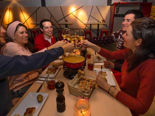 niederhorn-sternenschlitteln-fondue-nachtessen-gertraenke