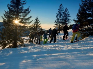 niederhorn-schneeschuhlaufen-winter-abendstimmung-tour-sonnenuntergang