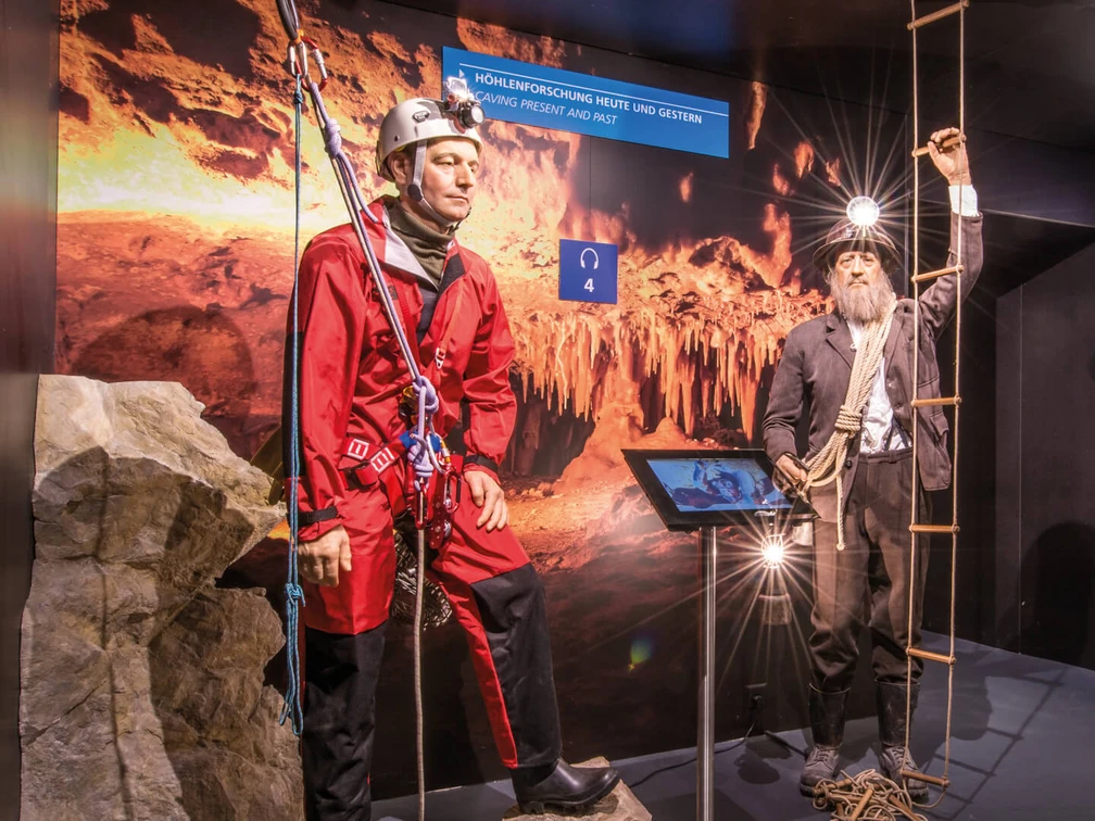 st-beatus-hoehlen-hoehlenmuseum-herbst-ausflug-thunersee