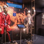 st-beatus-hoehlen-hoehlenmuseum-herbst-ausflug-thunersee