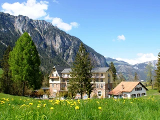 L'actuel hotel «Kurhaus Grimmialp»