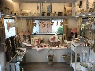 The «Alpen-Charme» caravan from the inside