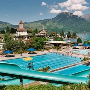 spiez-freibad-rutsche-sommer-familie-wasser