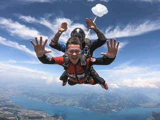 skydive-switzerland-sommer-sprung