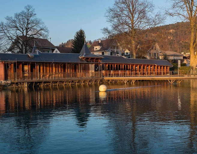 thun-aarebad-flussbad-fruehling-aare-schwaebis