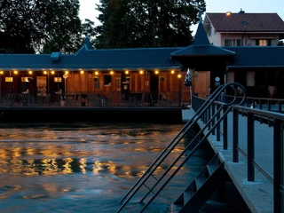 thun-flussbad-sommer-schwaebis-abendstimmung