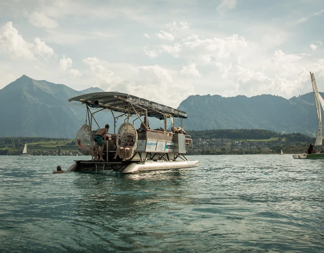 thun-solarschiff-sommer-thunersee-niesen-charterausflug