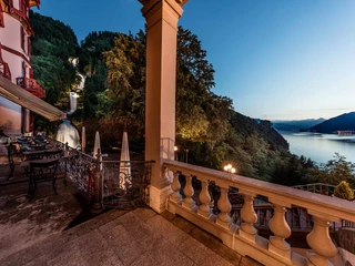 brienz-giessbach-wasserfaelle-grandhotel-terrasse