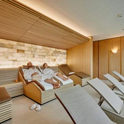 eden-spa-innenbereich-entspannen-liegestuehle