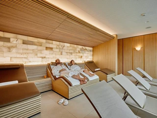 eden-spa-innenbereich-entspannen-liegestuehle