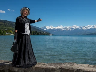 thun-stadtfuehrungen-sommer-schadaupark-panorama-anna-maria-wocher