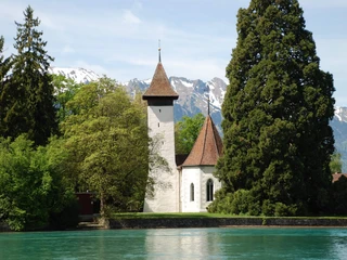thun-kirche-scherzligen-sommer-aare