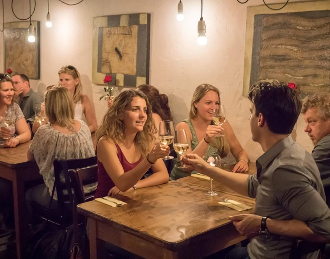 thun-stadtfuehrungen-sommer-kulinarische-fuehrung-gruppe-subthemenseite-kulinarisches-thun