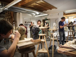 brienz-schule-fuer-holzbildhauerei-holz-schnitzen