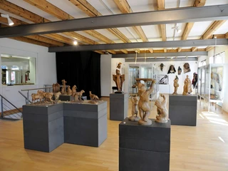 brienz-museum-holzbildhauerei-ausstellung-raum
