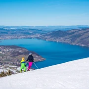 aeschi-skifahren-skigebiet-winter-winteraktivitaet