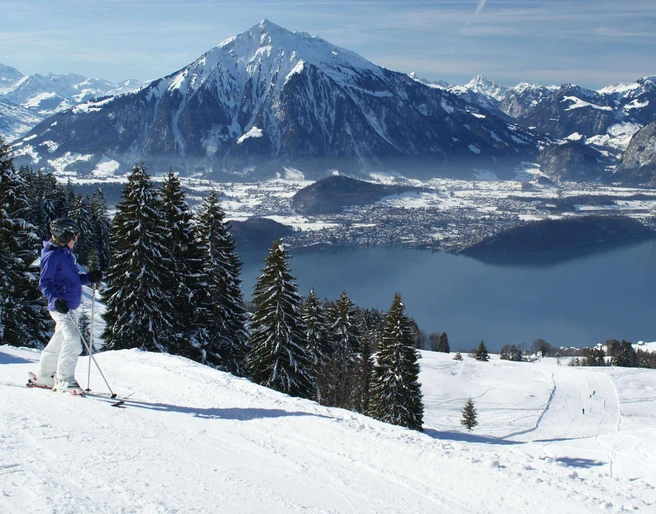 schwanden-bei-sigriswil-skigebiet-winter-niesen