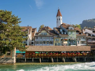 thun-aare-sommer-untere-schleuse-kirche