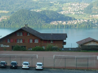 sigriswil-tennisplatz-sommer