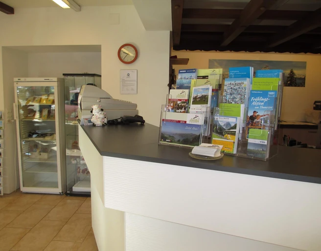 aeschi-tourismusbuero-empfang-tourist-info