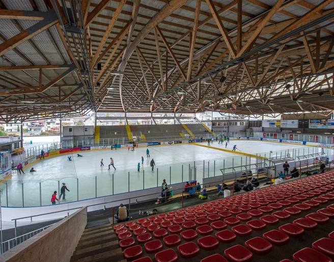thun-kunsteisbahn-eislaufen-winter-winteraktivitaet