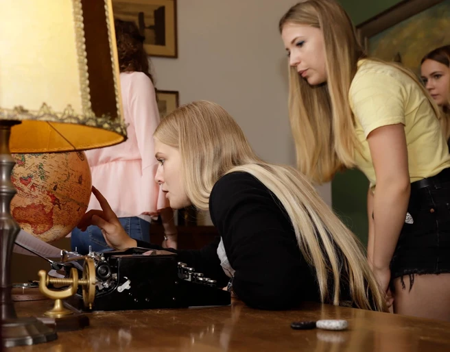 interlaken-mystery-rooms-teamarbeit-raetsel-loesen-sommer