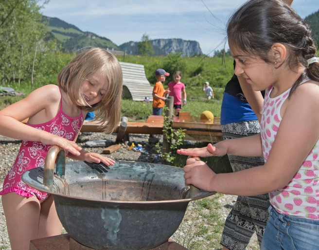 Vielfältiges Spielvergnügen auf dem Wasserspielplatz