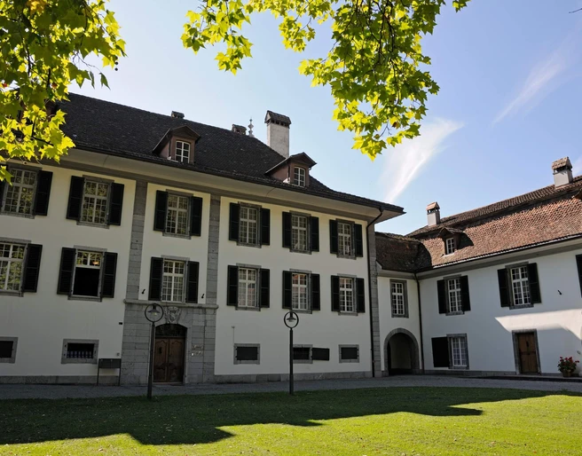 interlaken-schloss-innenhof