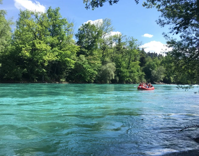 thun-aare-raft-sommer-gruppe