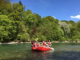thun-aare-raft-sommer-gruppe-spass