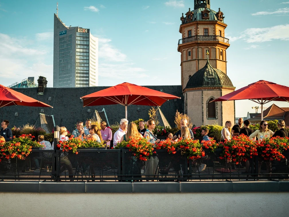 Roof terrace at the Lancaster University event venue | Leipzig Convention Bureau Dachterrasse der Eventlocation Lancaster University – präsentiert vom Leipzig Convention BureauRoof terrace at the Lancaster University event venue – presented by the Leipzig Convention Bureau