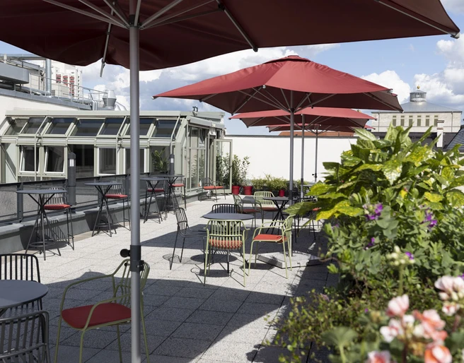 Dachterrasse und Wintergarten der Eventlocation Lancaster University | Leipzig Convention Bureau  Dachterrasse und Wintergarten der Eventlocation Lancaster University – präsentiert vom Leipzig Convention BureauConservatory and roof terrace at the Lancaster University event venue – presented by the Leipzig Convention Bureau