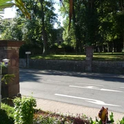 hx-petritor-stephanberg-2 Zwei Sandsteinpfeiler rechts und links der Straße