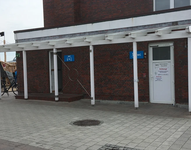 Toiletten am Lister Hafen Öffentliche Toiletten am Lister Hafen inkl. Behinderten-WC