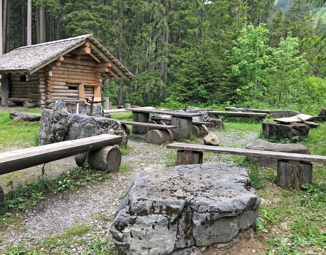 The fireplace at the Grimmimutz offers many seating opportunities