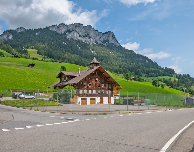 Easily accessible event location on the Diemtigtalstrasse