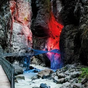 grindelwald-gletscherschlucht-spiderweb-luetschine-felsen-wasser