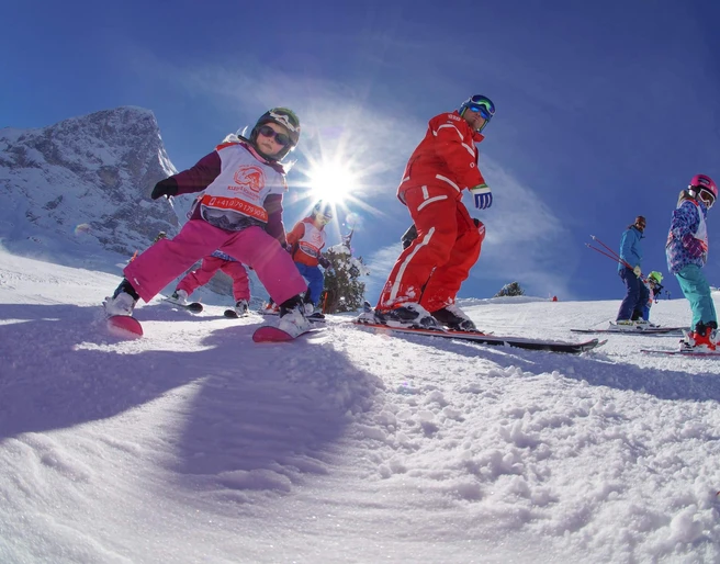 schweizer-skischule-interlaken-kleine-scheidegg-winter-kinder