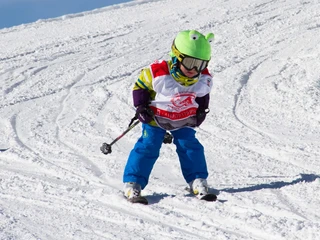 schweizer-skischule-interlaken-kleine-scheidegg-winter-kind