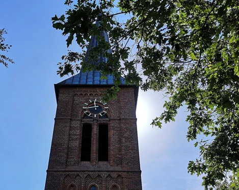 Kirchturm der Erlöserkirche in Kuhstedt