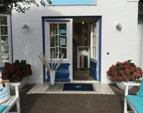 Tamara Comolli Boutiques
