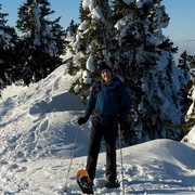 schwanden-gefuehrte-schneeschuhtour-tanne-winter