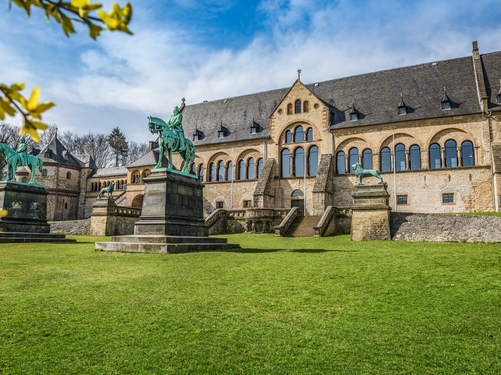 Die Kaiserpfalz im Frühling Die Kaiserpfalz im Frühling