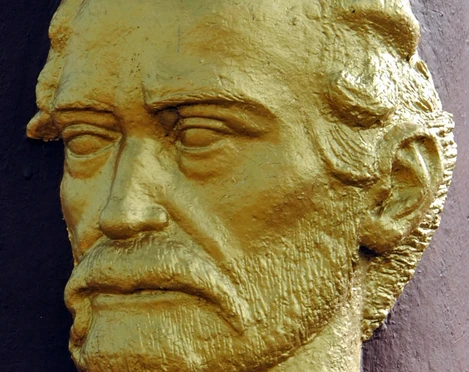 Relief von Karl Viktor Müllenhoff