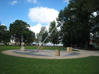 Gesamtansicht Sonnenuhr in Steinhude