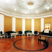 Musiksaal im Sanatorium