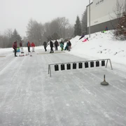 Eisstockschießen auf Natureisfläche
