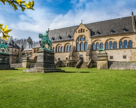 Die Kaiserpfalz im Frühling