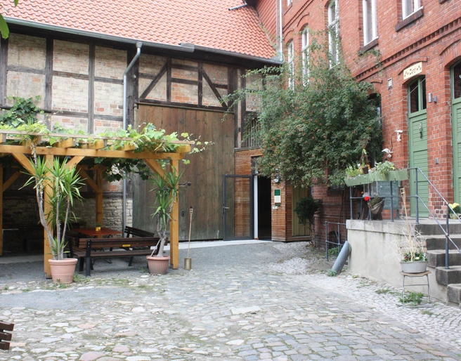 Eingang zum Schraube-Museum. Wohnkultur um 1900 in der Voigtei 48 in Halberstadt.